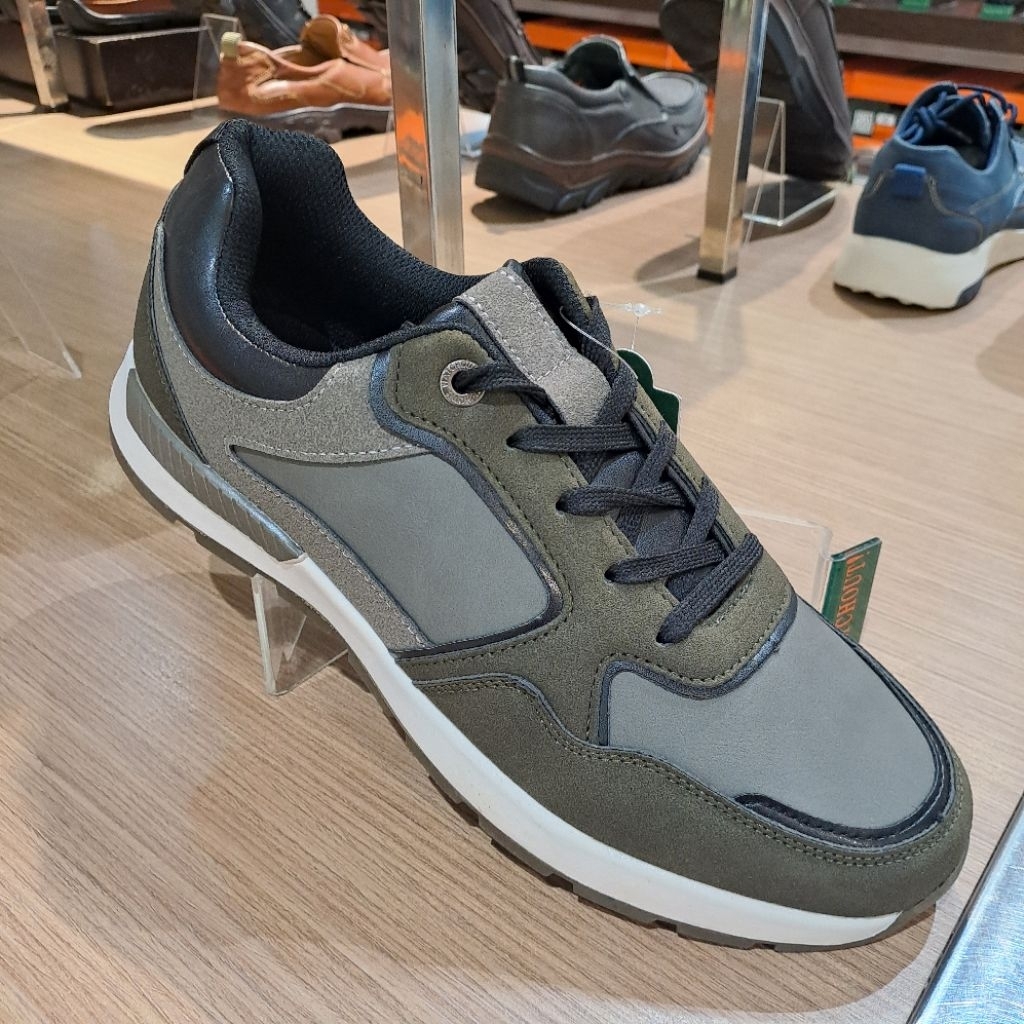 sepatu casual pria watchout