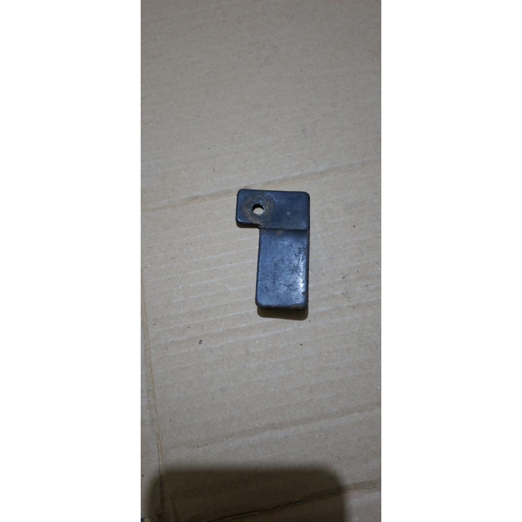 Plat Besi Penahan Aki Satria 2 Tak