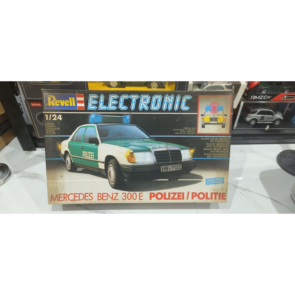 RARE Model Kit Vintage Mercedes-Benz W124 Polizei Elektronik
