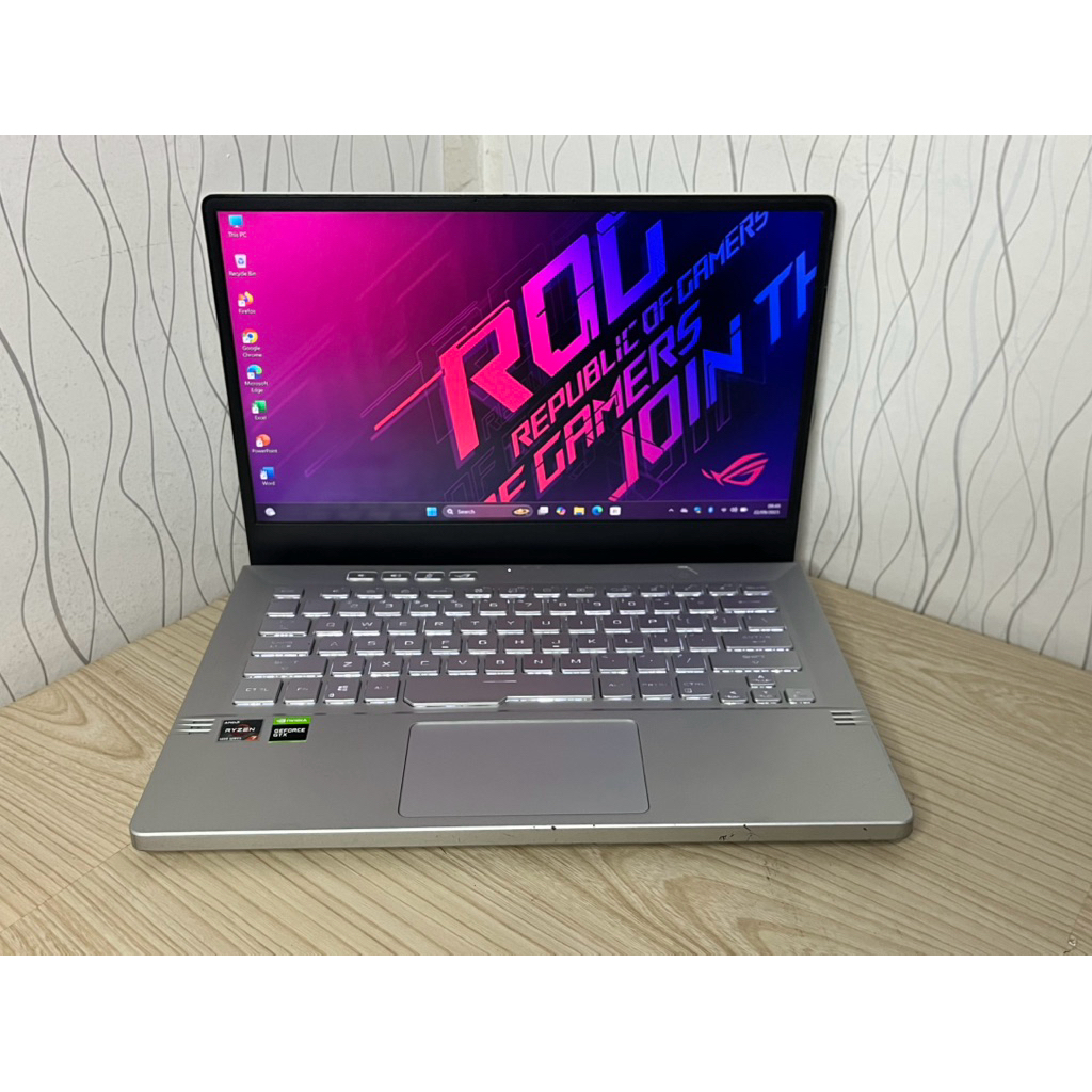 Asus ROG Zephyrus G14 GA401QH Amd Ryzen 7 5800HS Ram 16 GB ssd 512 GB Vga nvidia geforce GTX 1650 La