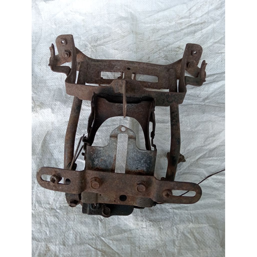 Bracket Lampu Depan Kawasaki ZX130