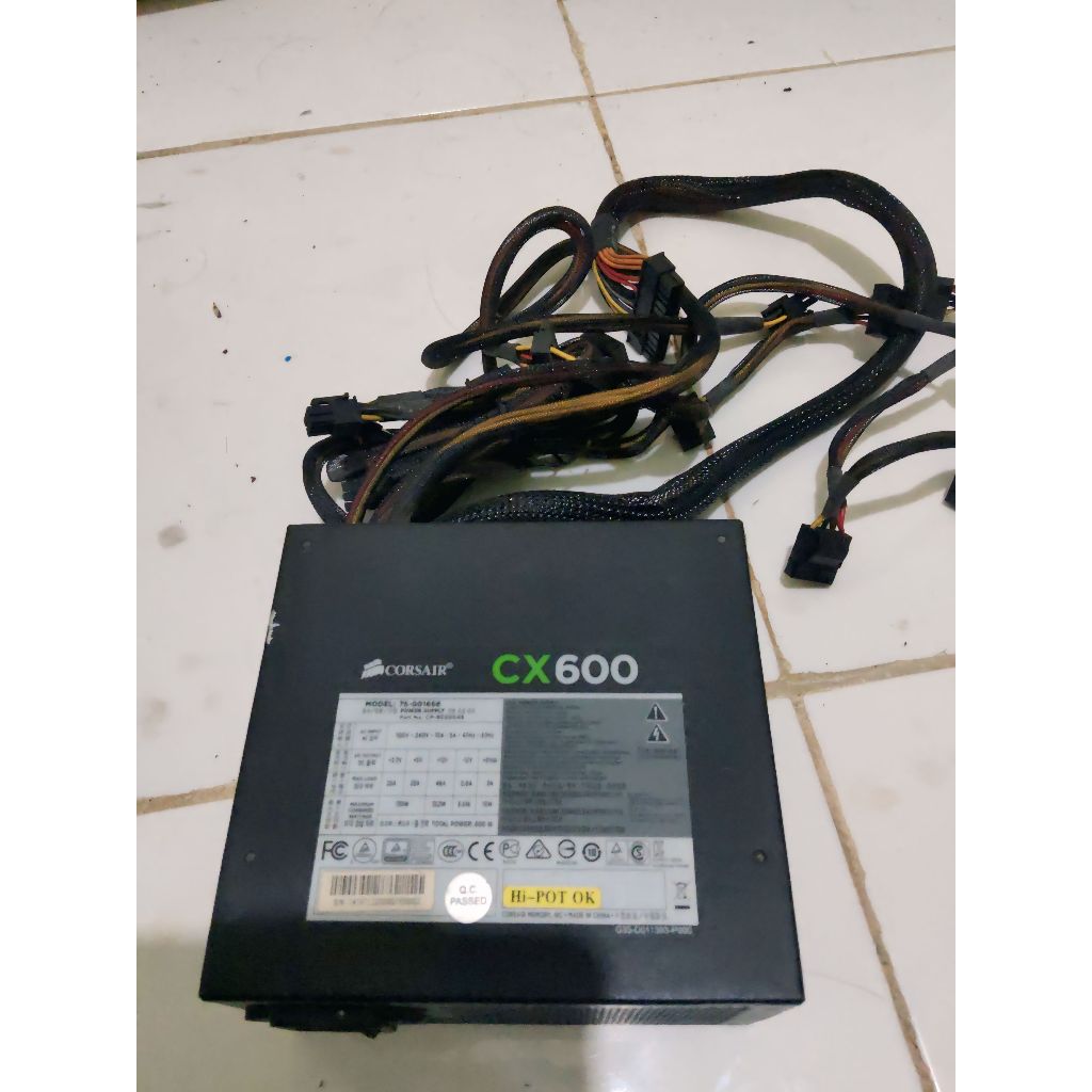 PSU Corsair CX600 ( 600 watt 80+ Pure Power )
