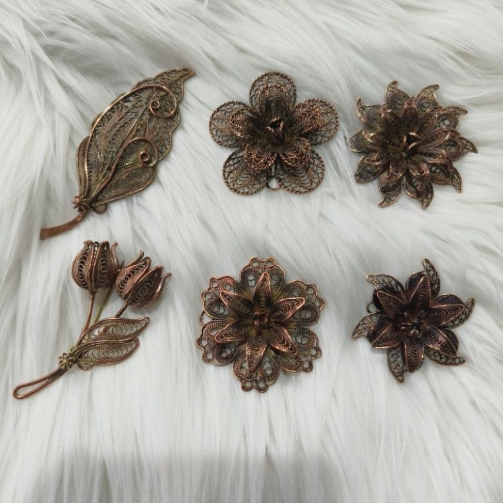 Bros hijab/bros etnik/bros tembaga/bros /souvernir bros/bros kerudung. Elegan Souvenir Clips