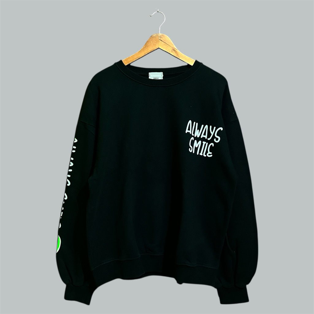 crewneck hitam motif belakang
