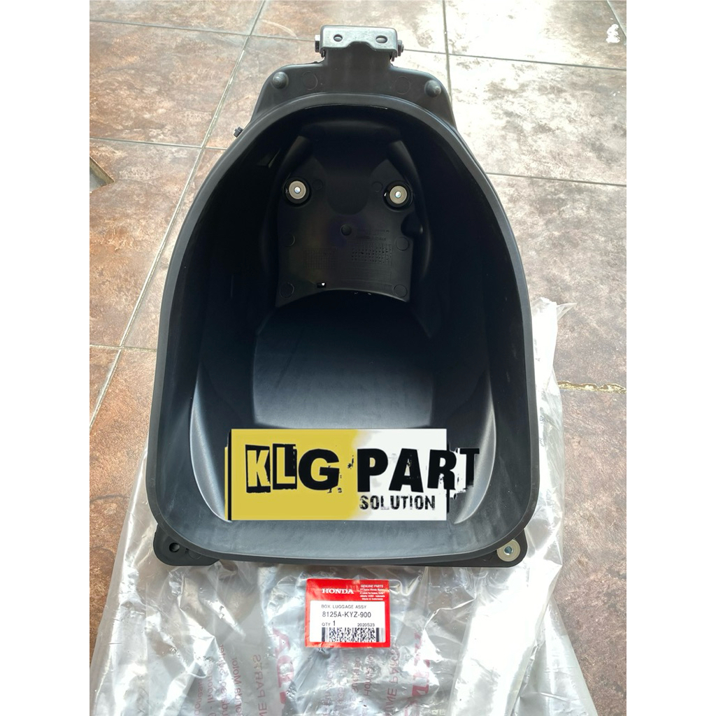 Box Bagasi Honda Supra X 125 Helm In KYZ Original Honda AHM