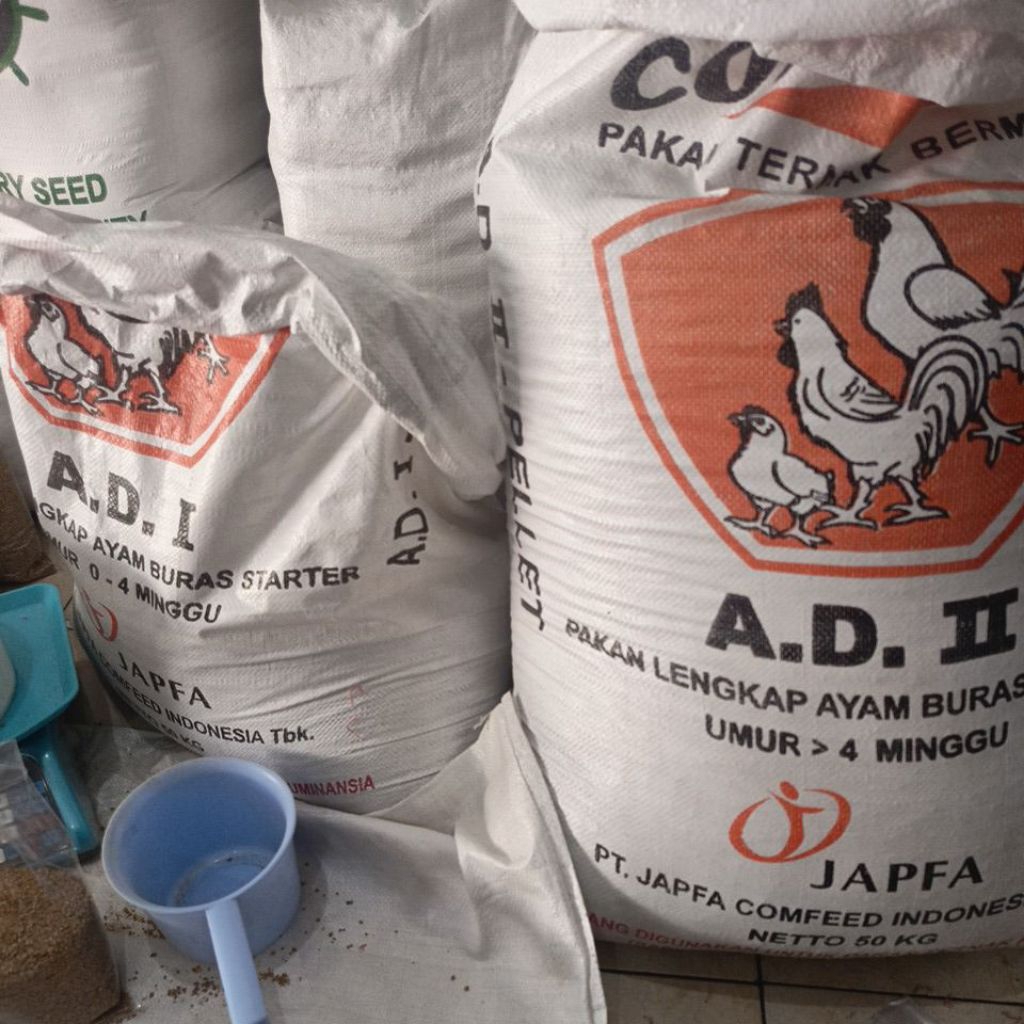 Pakan Ayam  AD 1 & AD 2. Berat 1 Kg.