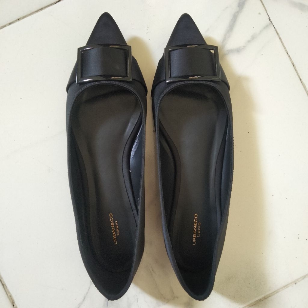 Urban&Co Flatshoes Hitam Sepatu Kerja Simple