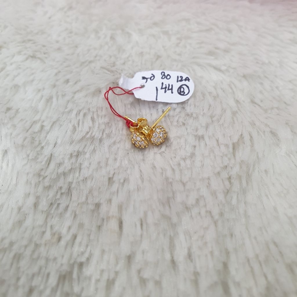 giwang ad banyak emas kadar 70% berat 1,44gram