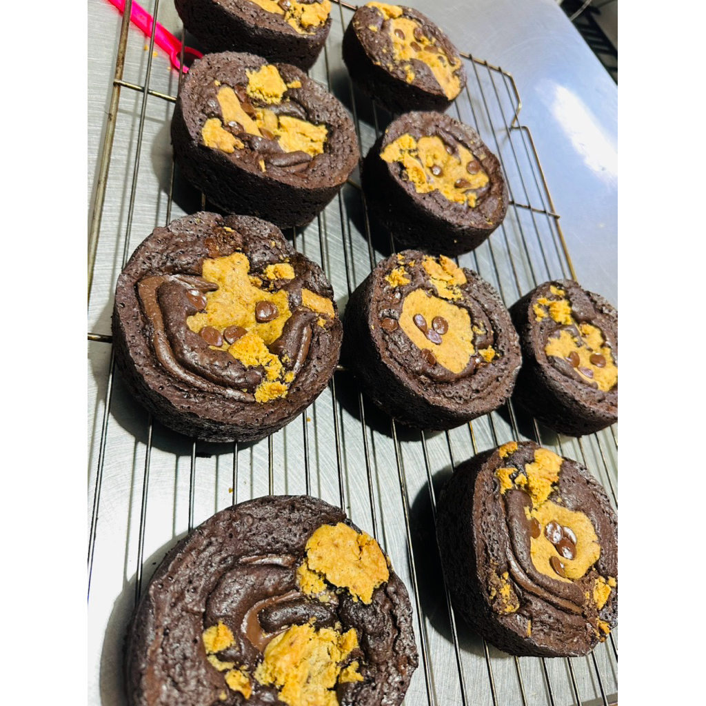 brownis butter cookies and fudge brownis