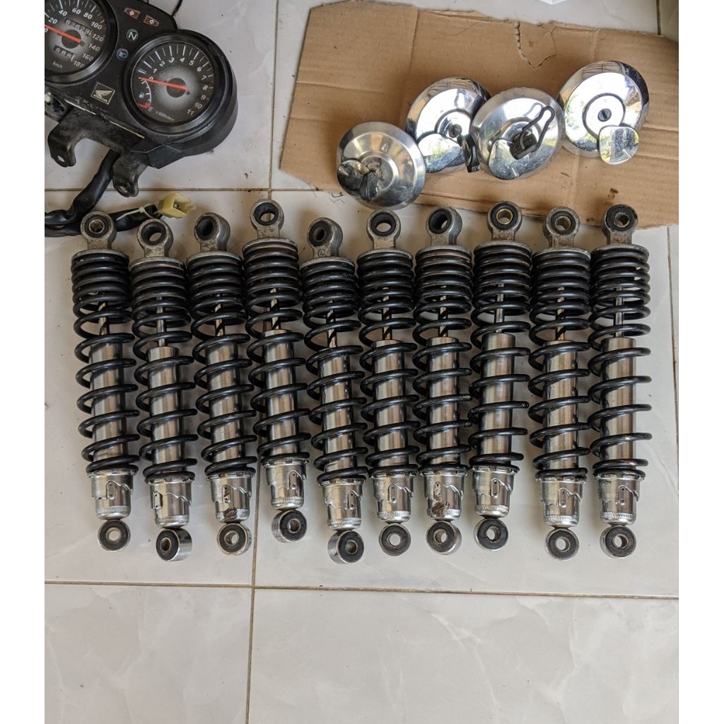 SKOK MEGAPRO PRIMUS BELAKANG SHOCK SHOCKBREKER MP PRIMUS PEREDAM KEJUT ORIGINAL