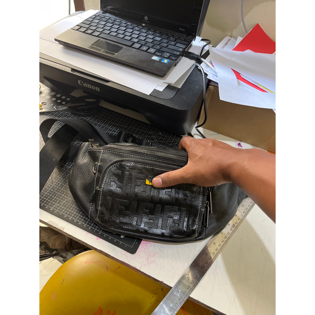 Tas Waistbag pria full kulit aslii tas waist bag pria import tas selempang dada pria mewah dan elega