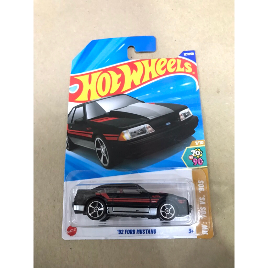 HOT WHEELS 92 FORD MUSTANG