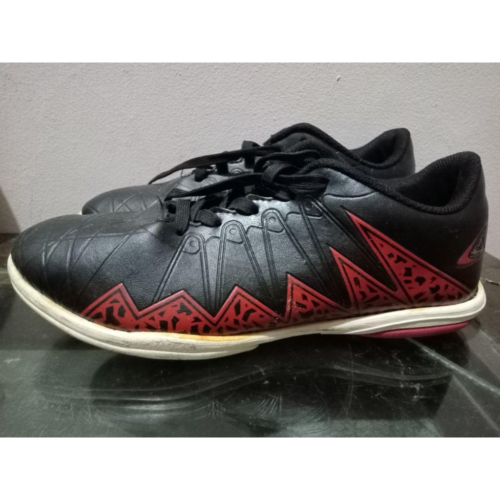 Preloved sepatu futsal anak homyped size 36