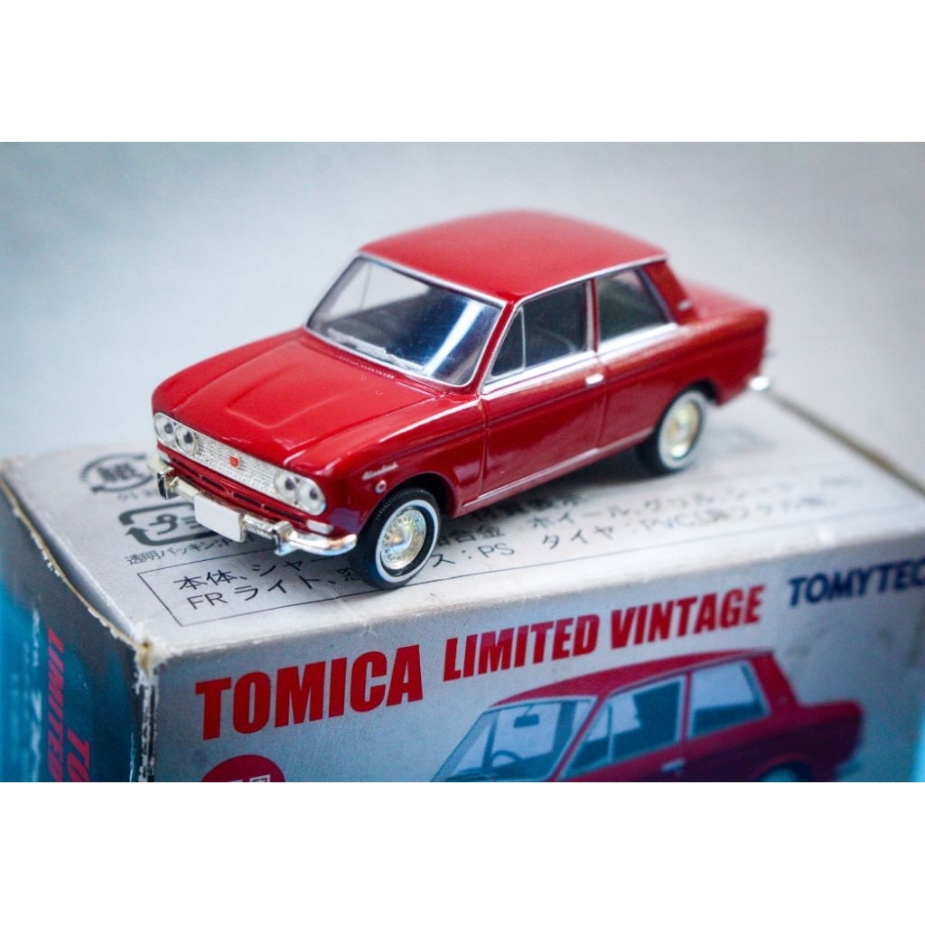 TOMICA LIMITED VINTAGE DATSUN BLUEBIRD 1600 SSS LV-82a