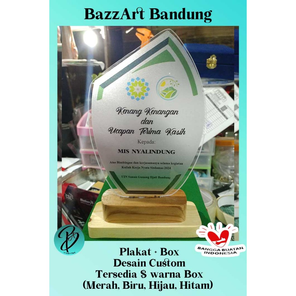 Plakat Tatakan Kayu + Box Bandung I Plakat Kayu Bundling Plakat & Box I Vandel Juara Wisuda I Plakat