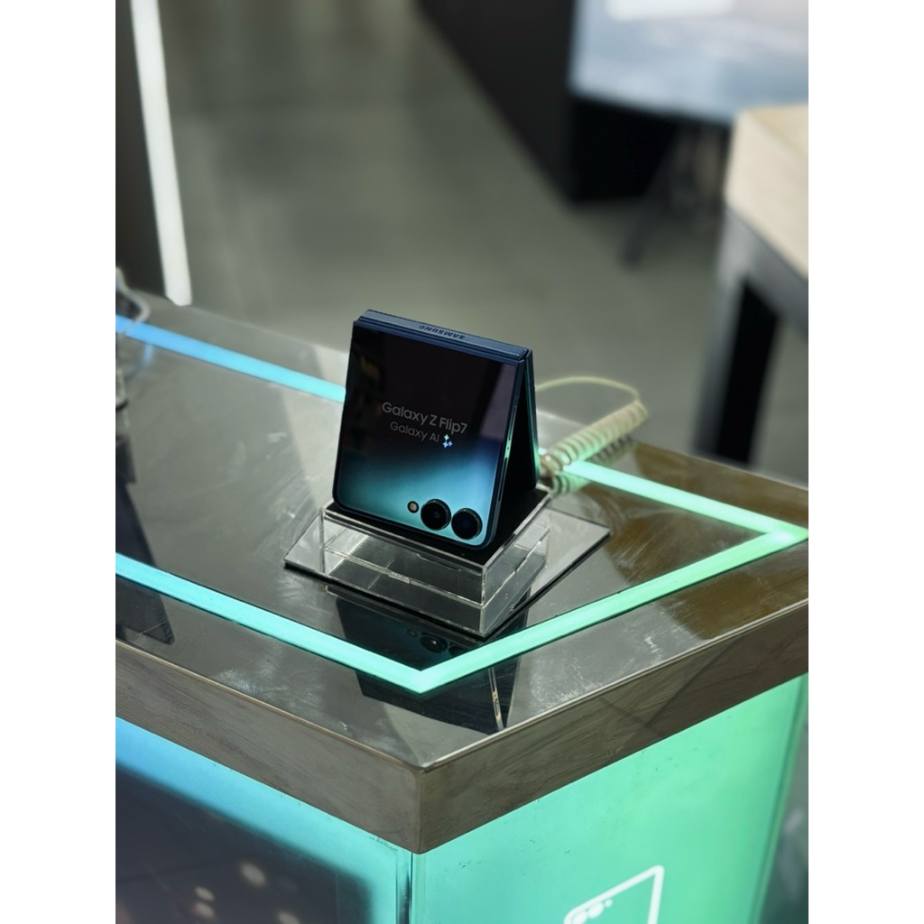 Samsung Galaxy Z Flip 7 - Hp Lipat AI