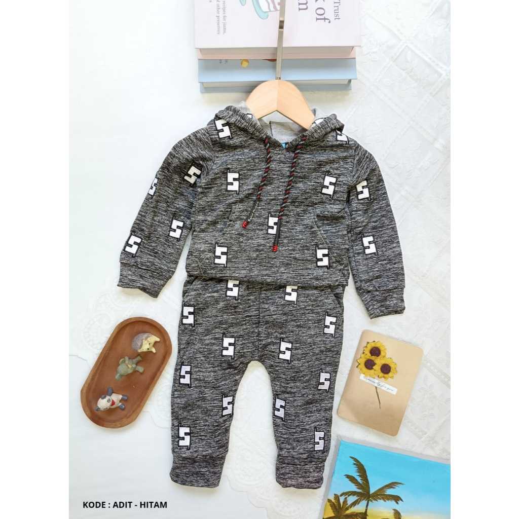 Set sweater hoodie dan celana joger panjang anak 1 tahun motif adit