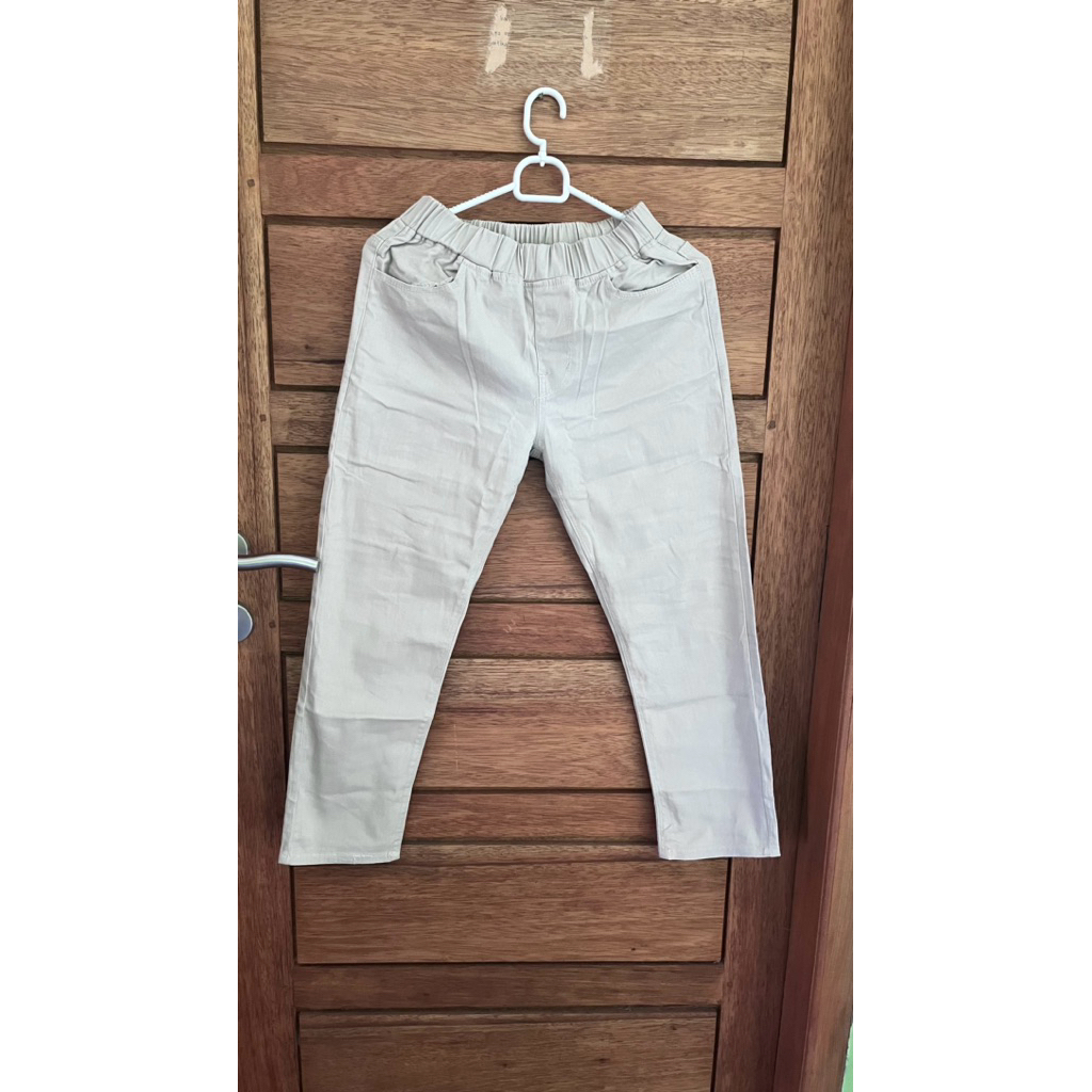 PRELOVED celana chinos wanita cream