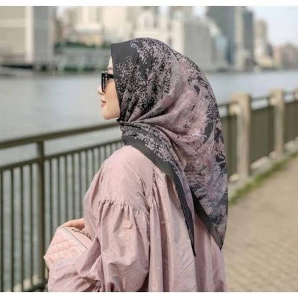 BUTTONSCARVES NEW YORK 3 COURAGE