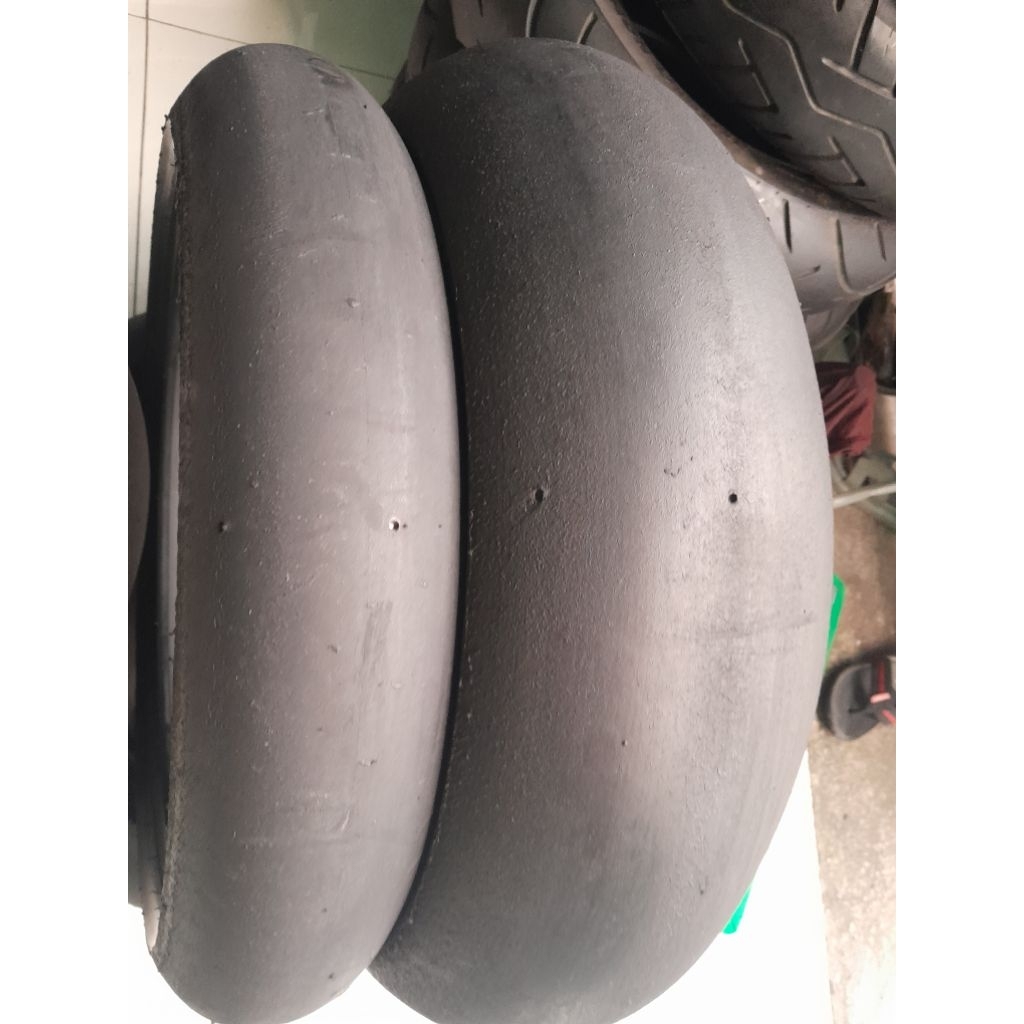 Dunlop sportmax slick..120/70+180/60-17