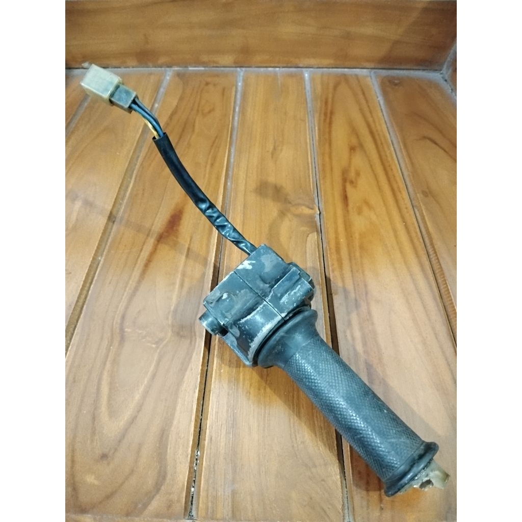 holder gas,holder kanan,saklar kanan yamaha f1zr original copotan