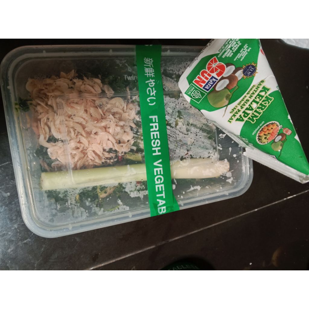 Daun singkong tumbuk (komplit)