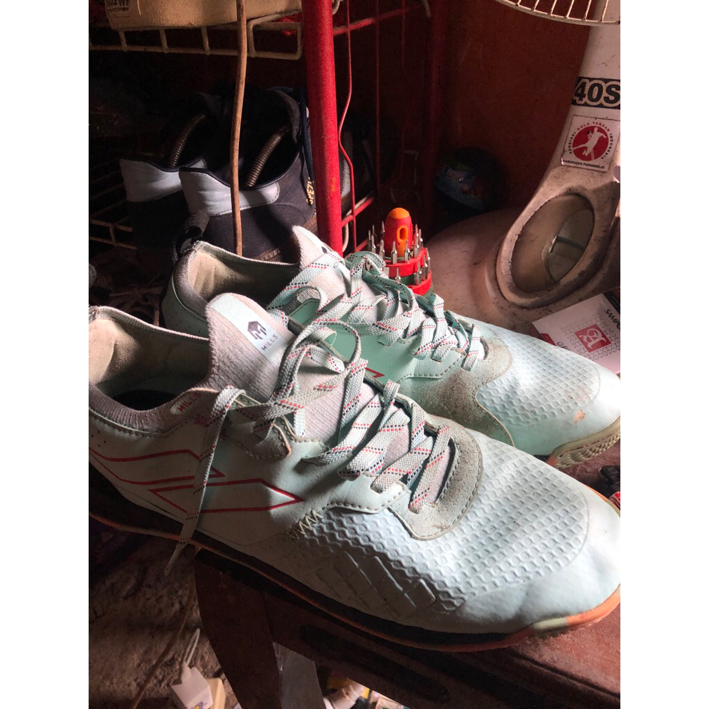 sepatu futsal mils voltasala size 44