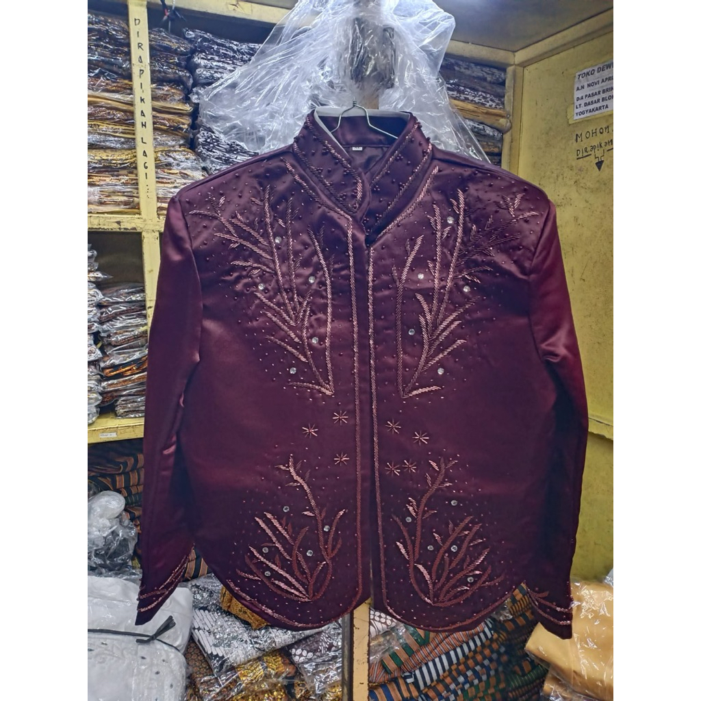 Beskap solo burgundy