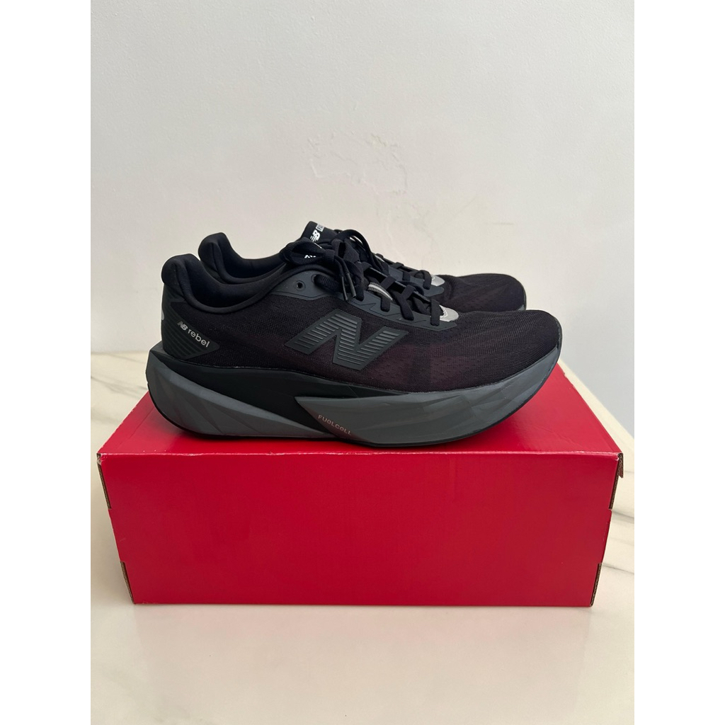 New Balance FuelCell Rebel V5 - Black 44