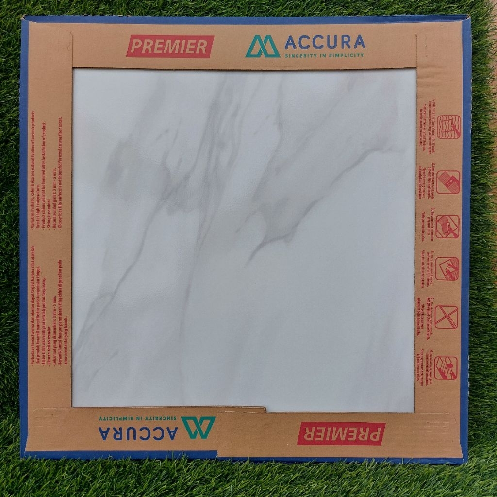 Accura Keramik Lantai 50x50 putih carara Amaro grey glosy, kamar tamu, kamar tidur semi out dor.