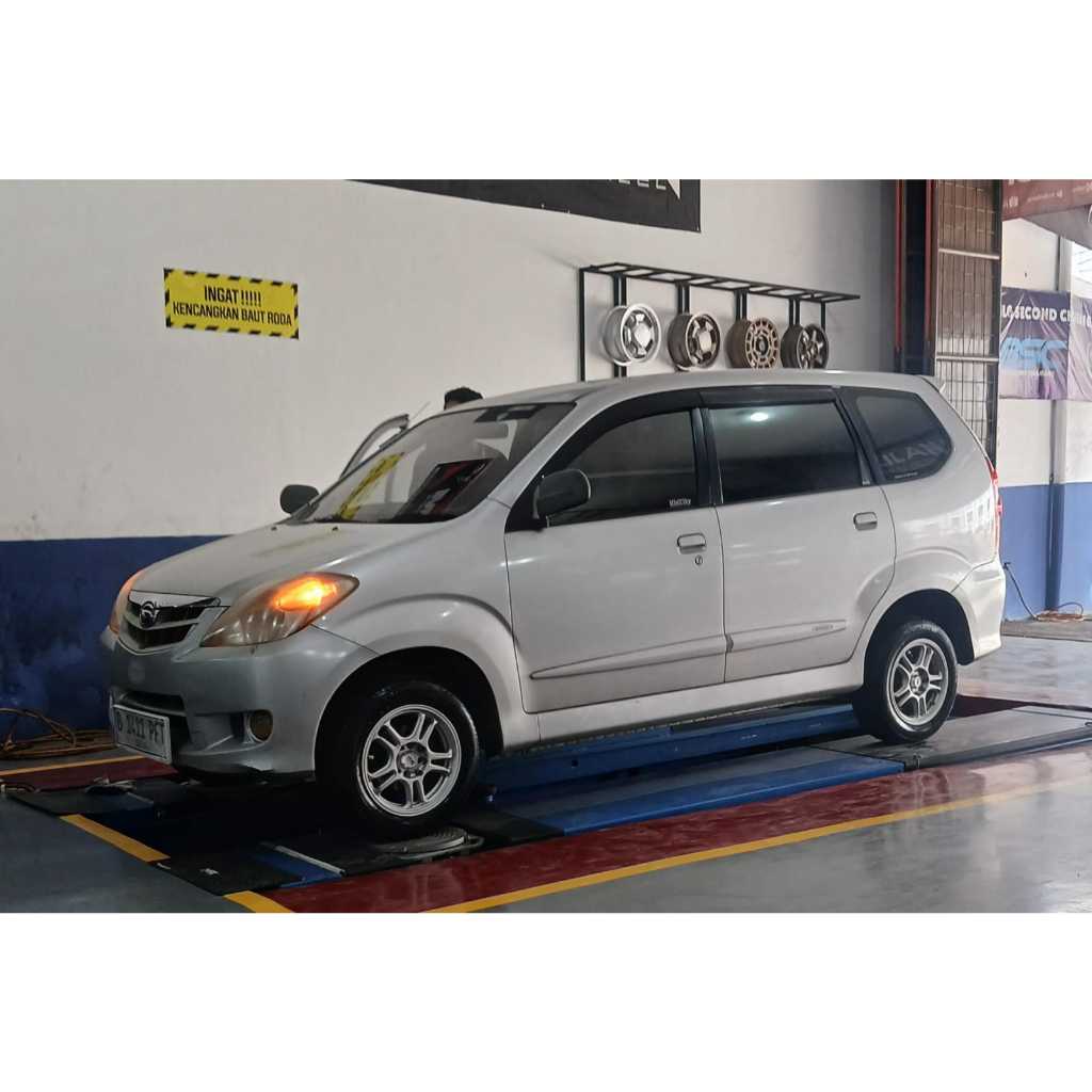 paket ganteng velg hsr nx spo ring 14 plus ban accelera eco plush 185 70 ring 14 untuk mobil avanza