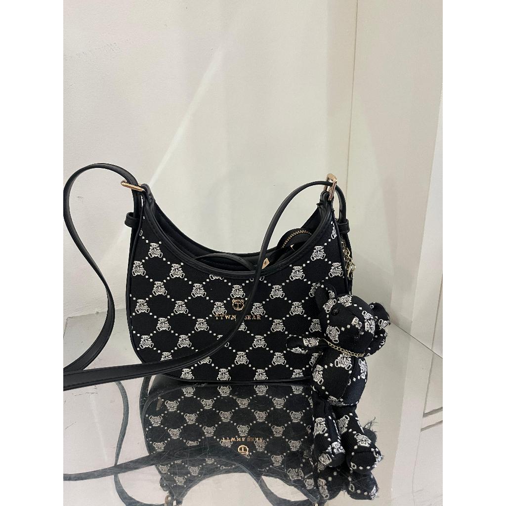 Tas Selempang Wanita TTWN Bear TN3240 Hitam Preloved 90% Kondisi Baik dengan Gantungan Boneka