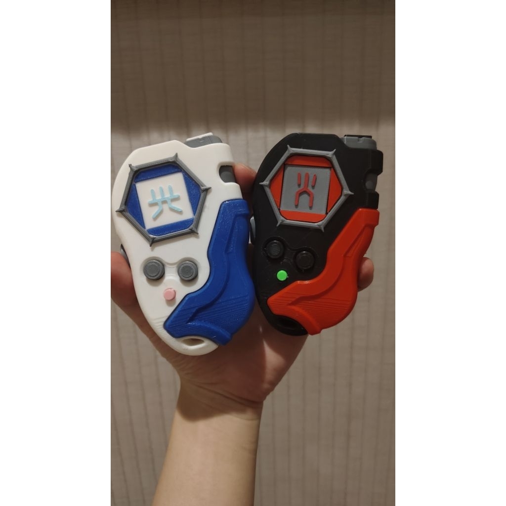 3D Digimon Digivice (Gen1,2,4) & Digicrest Display  (custom warna)