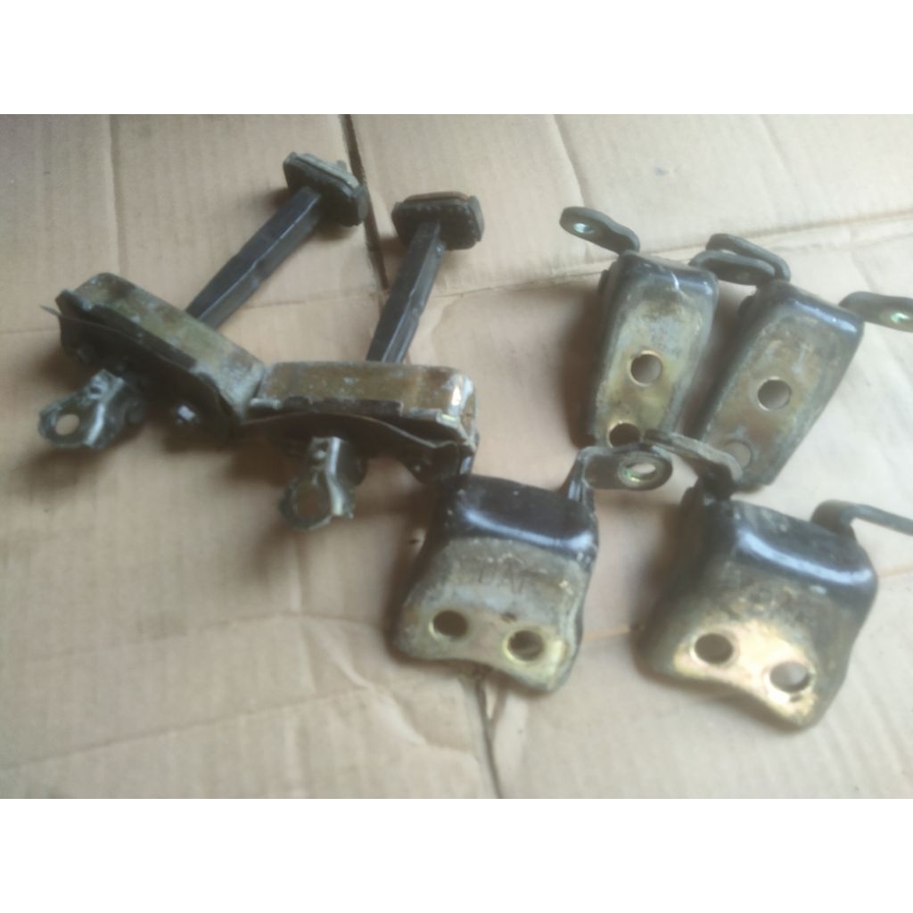 engsel pintu depan Vios 1 set kanan kiri orginal