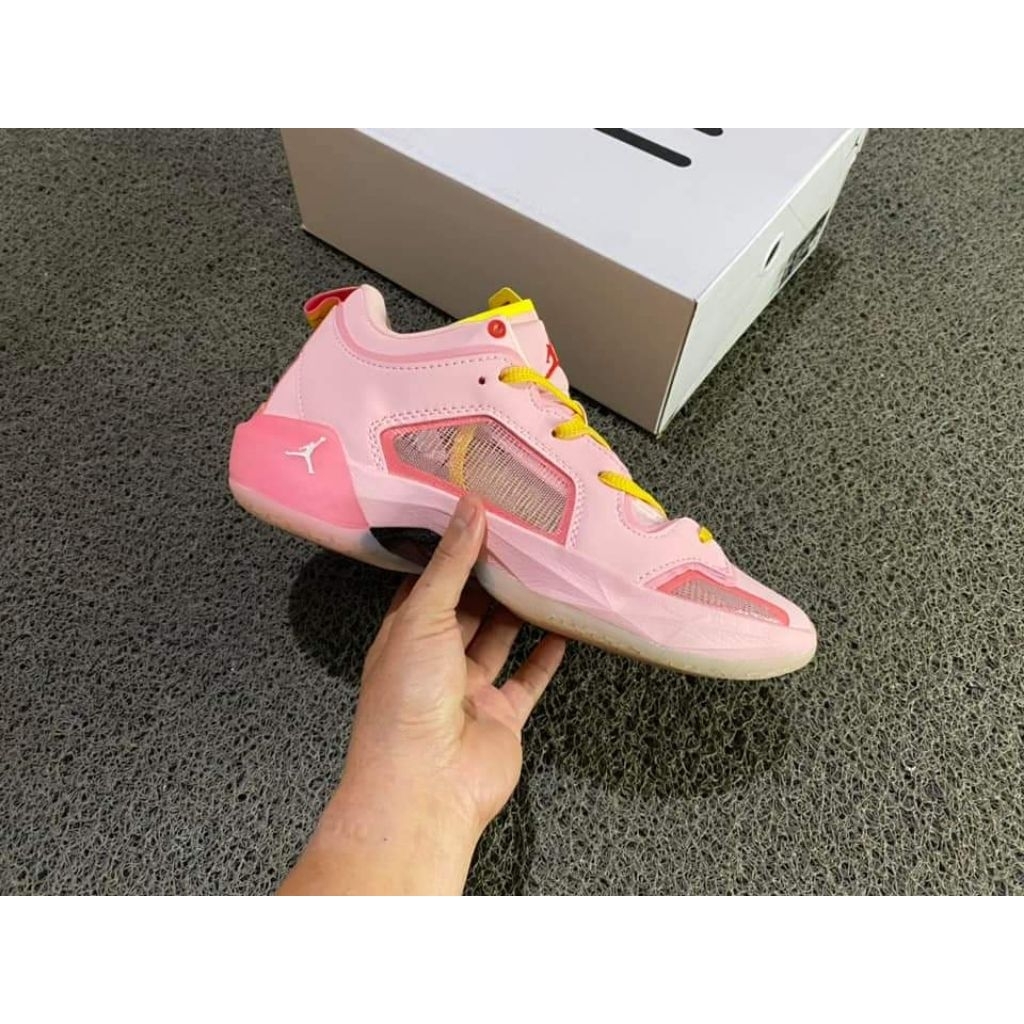 SEPATU BASKET JORDAN 37 LOW PINK ADEBAYO