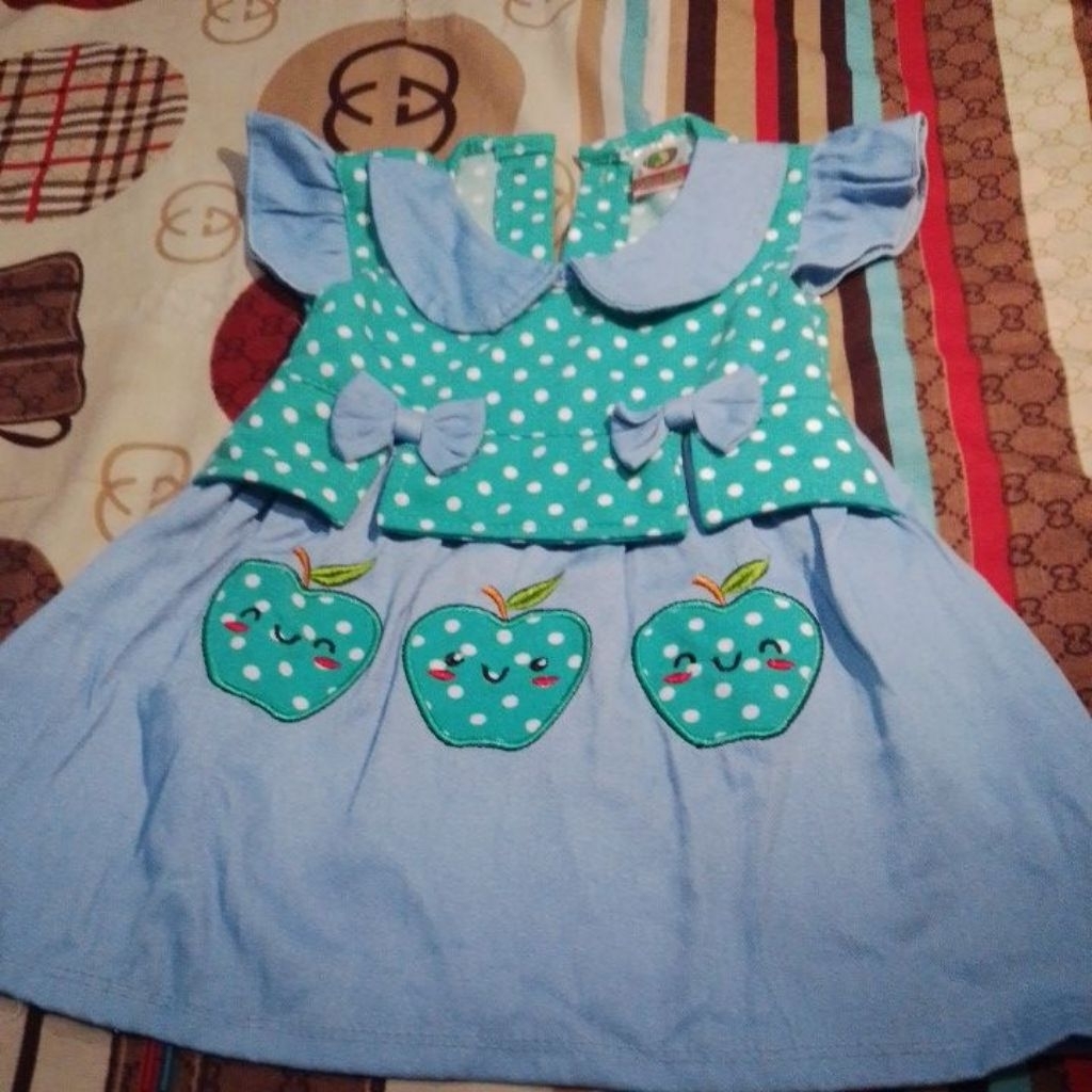 preloved gaun bayi motif pita