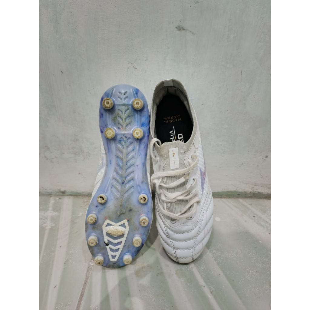 Sepatu Bola Mizuno Beta 3 White Blue made in Japan Second.