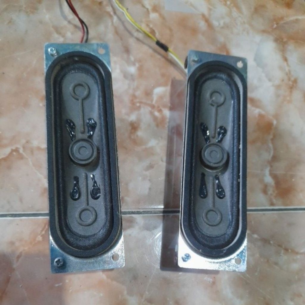 Speaker tv lcd Polytron 40 inch PLD 40D851