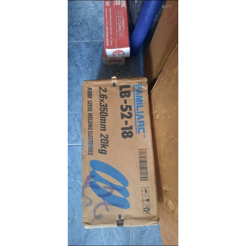 KAWAT LAS KOBE STEEL LB-52-18 Size. 2.6MM E7018