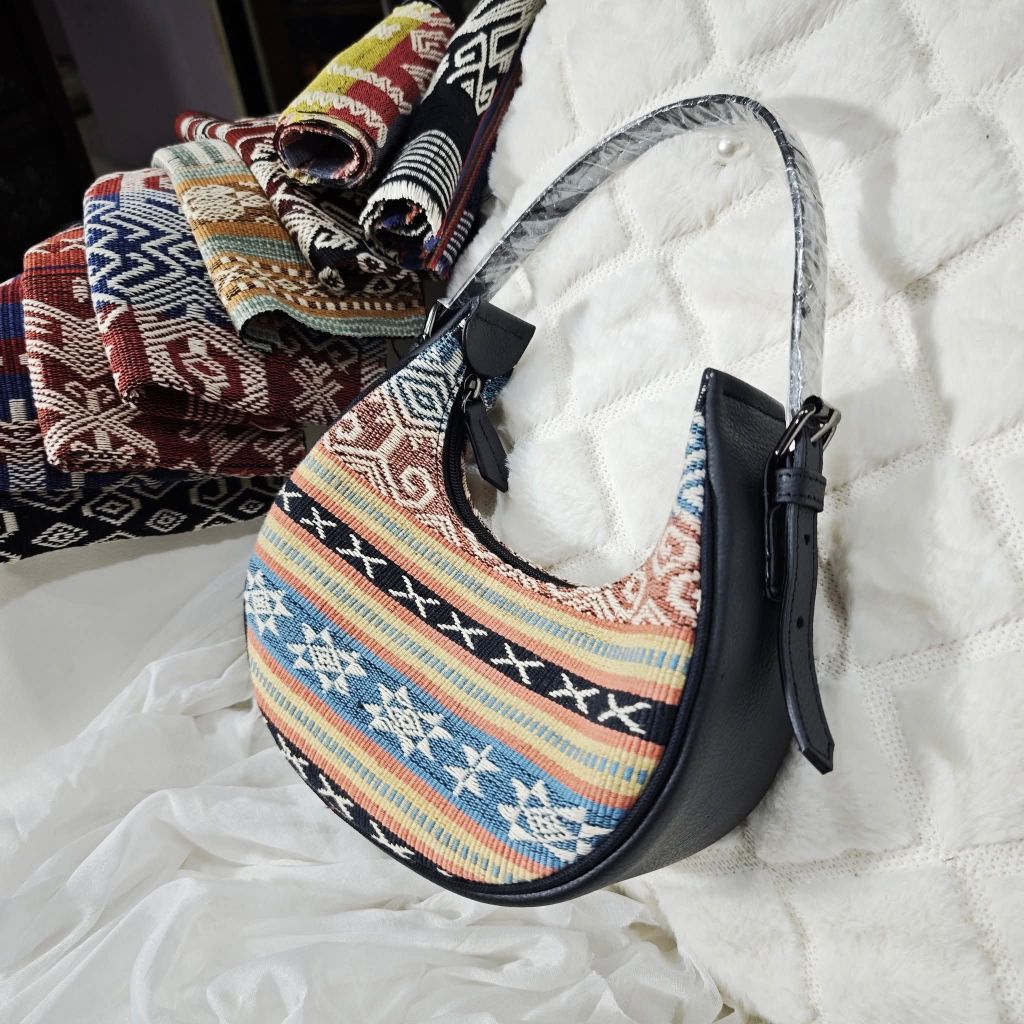 TAS PESTA CLUTCH ETNIK TENUN NTT KULIT ASLI