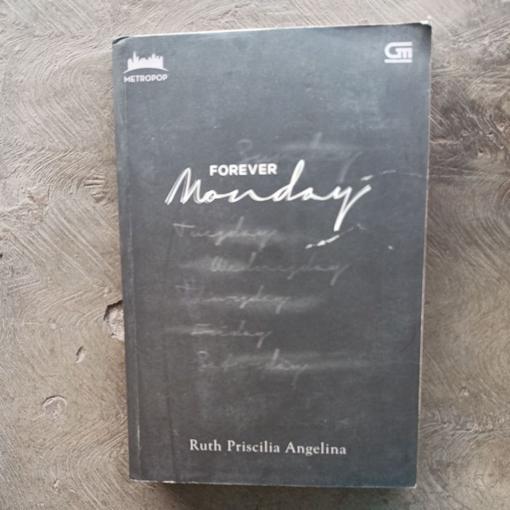 Novel FOREVER Monday Ruth Priscilia Angelina