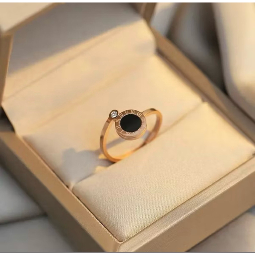 cincin titanium wanita bulat hitam Romawi cantik anti karat