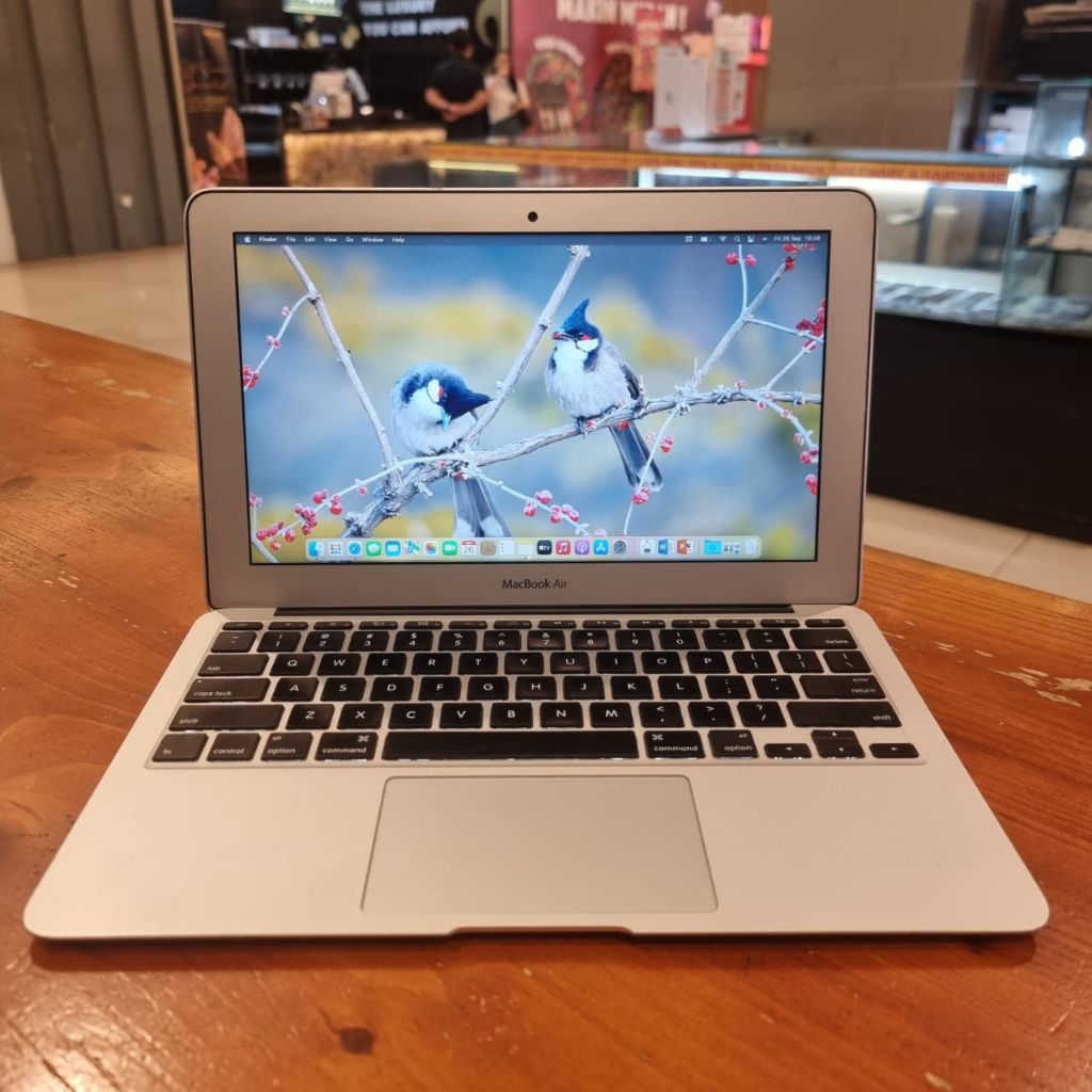 MACBOOK AIR 11 INCH 2015 i5 RAM 4GB SSD 128GB