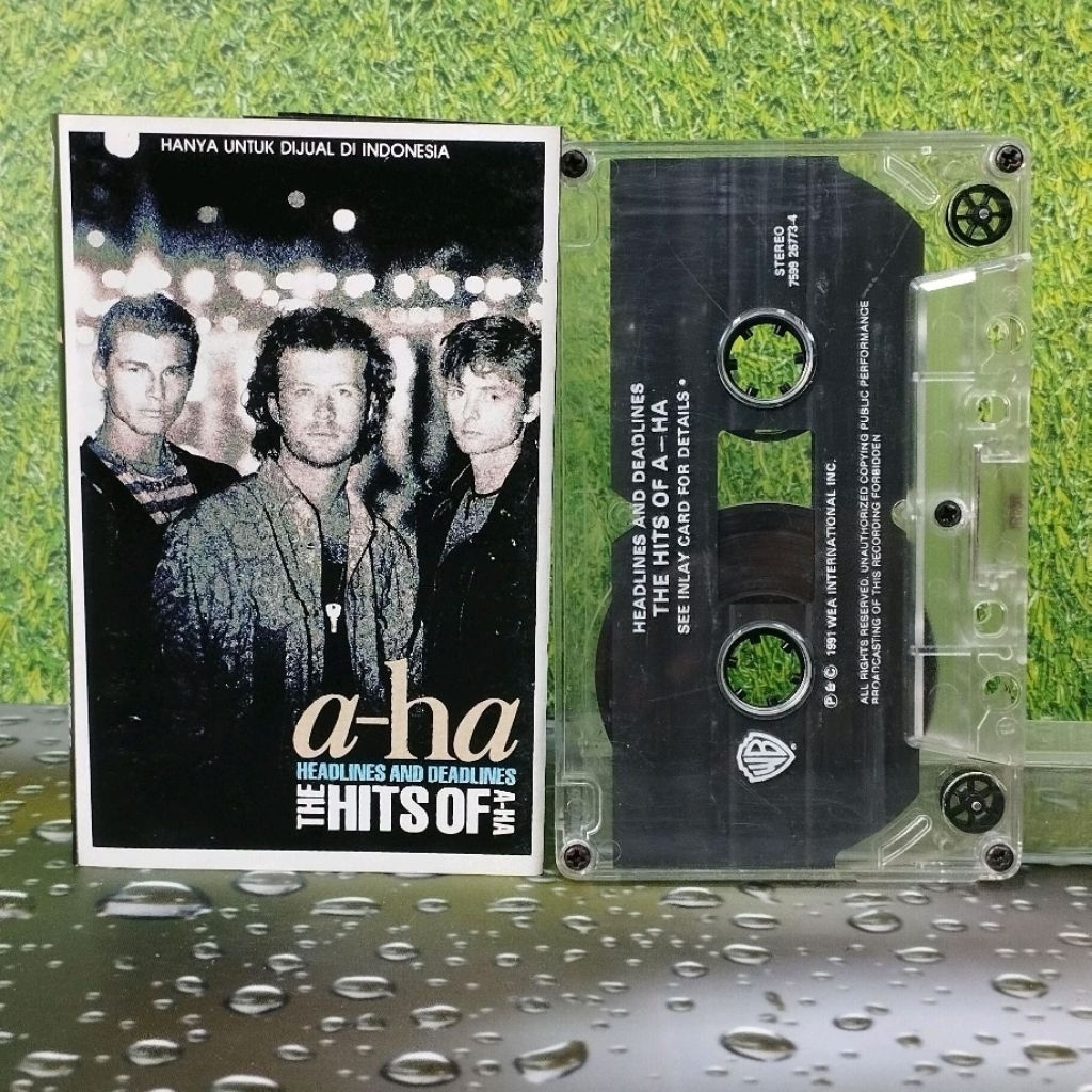 Kaset pita A-ha Album Headlines and Deadlines The Hits Of