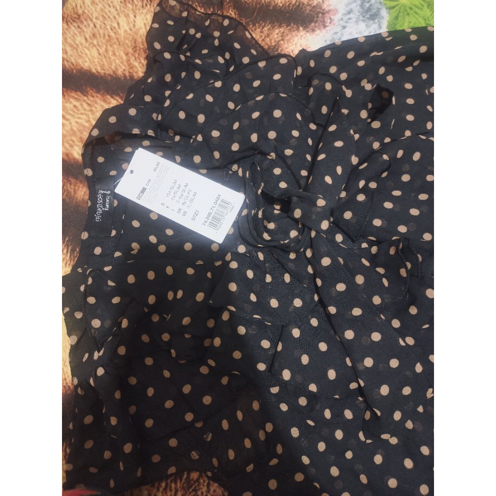 Blouse PolkadotHitam