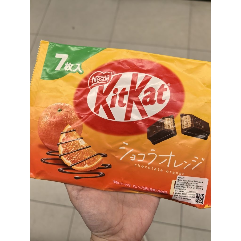 Kitkat Nestle strawberry wafer. Kitkat strawberry. Kitkat matcha. Kitkat Orange. Kitkat Nestle wafer