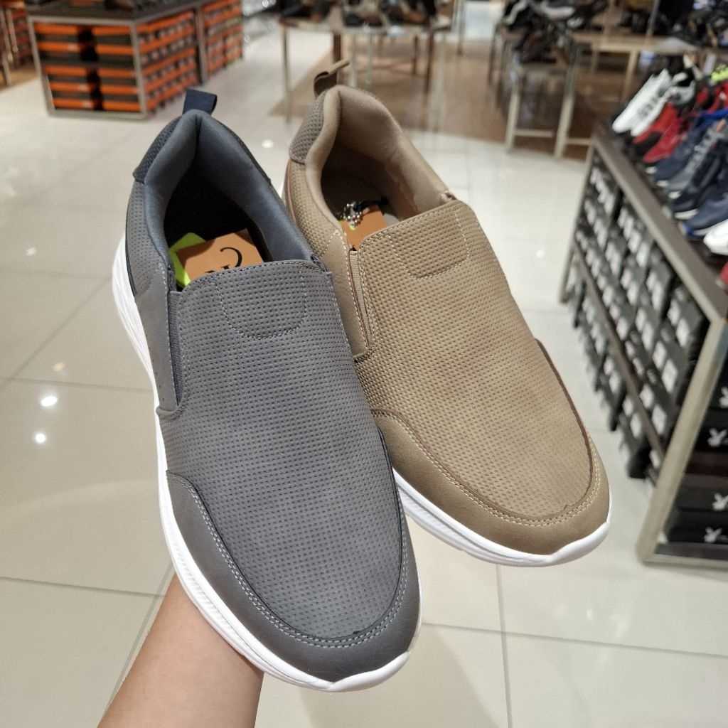 Sepatu Slip On Pria Empuk dan Ringan Brand Yongki Komaladi ORI