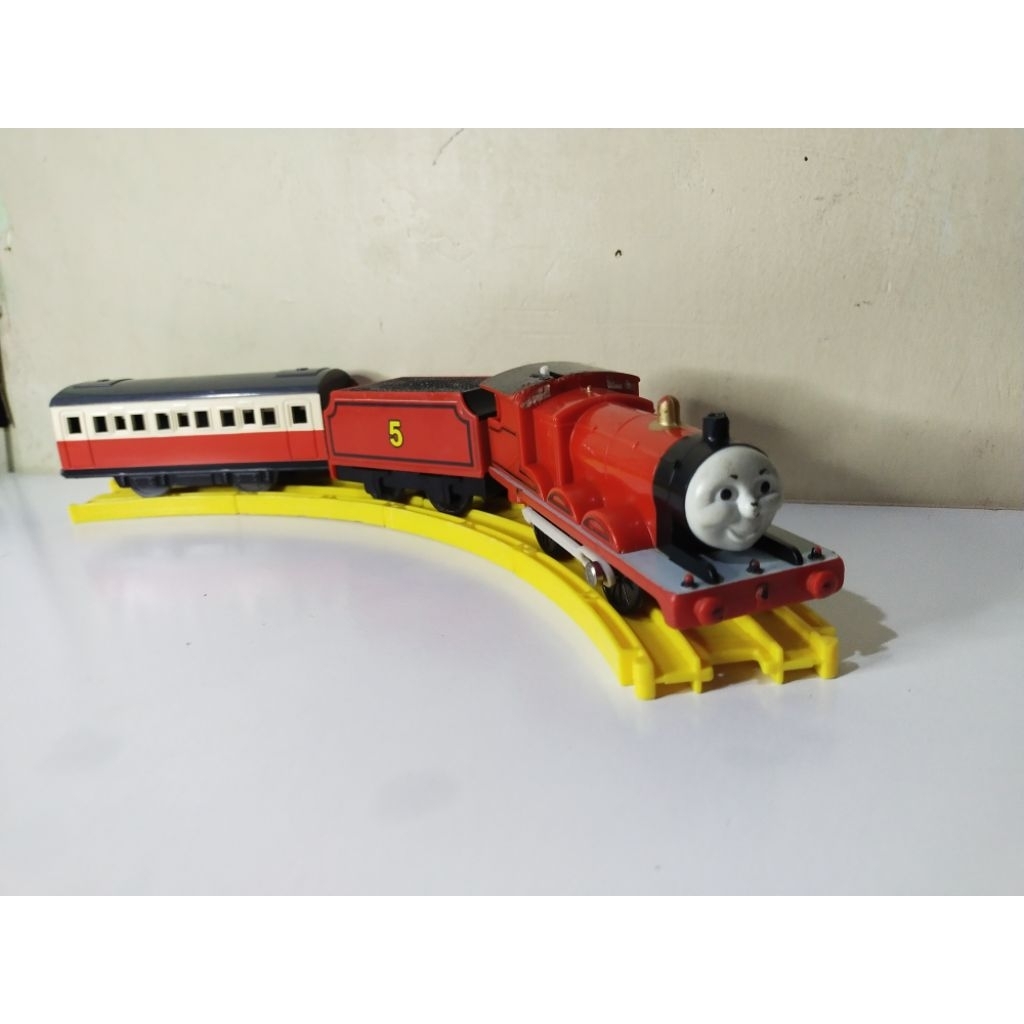 Kereta Thomas&Friends Tomy Elektrik On