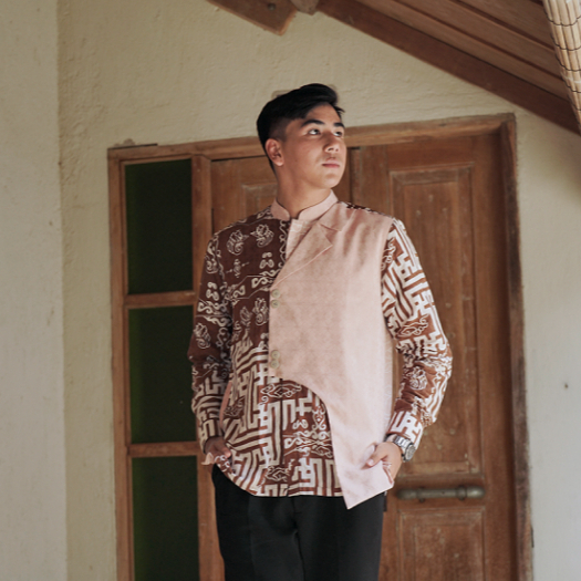 BATIK TRUSMI Kemeja Lengan Panjang Beskap Batik Pria Atasan Pria Batik Motif Kanistara KBT Bhanagara