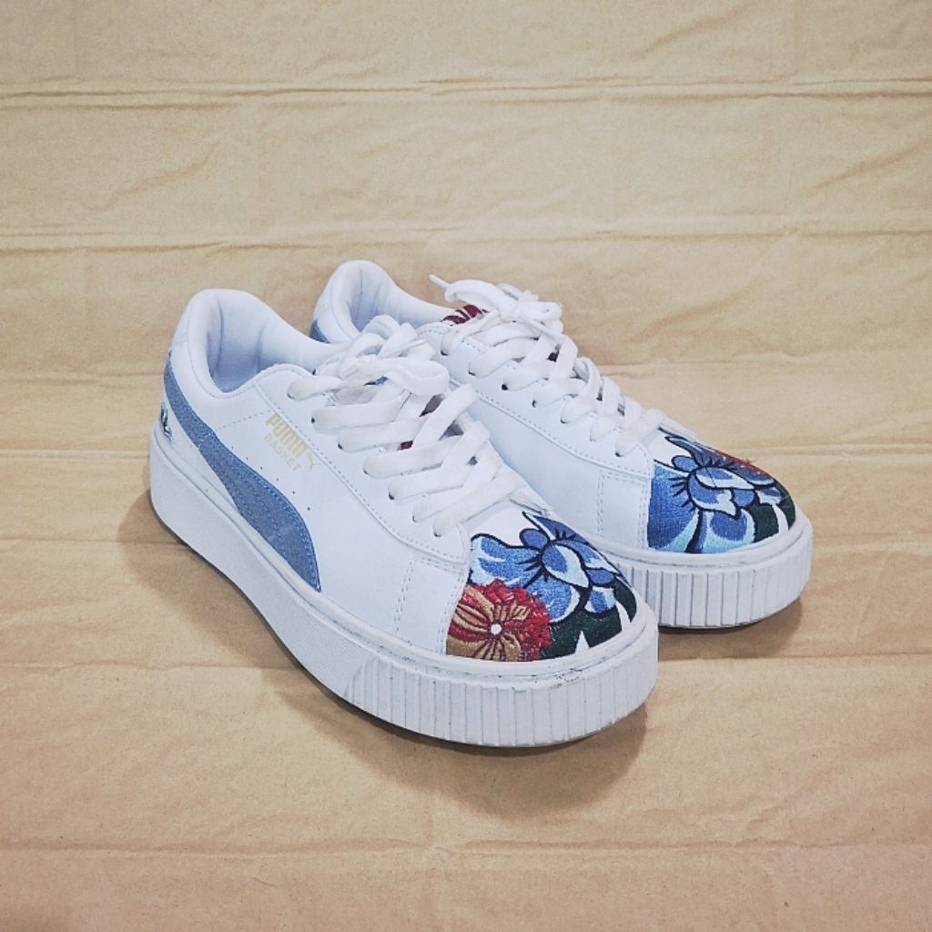 Sepatu Sneakers PUMA Putih Motif Bunga size 35 (preloved/second)